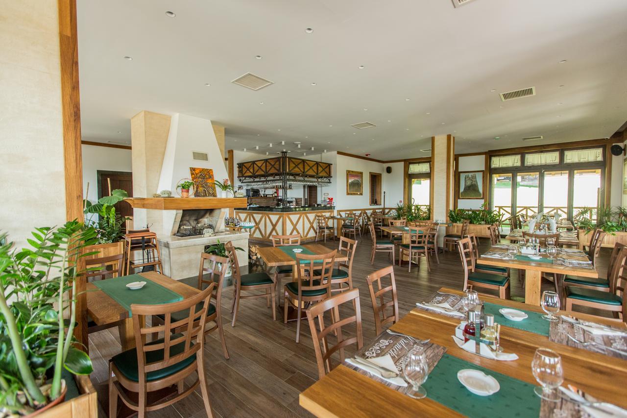 Etno Naselje Vrdnicka Kula Bed and Breakfast Vrdnik Esterno foto