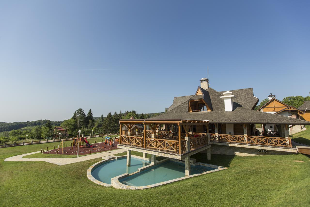 Etno Naselje Vrdnicka Kula Bed and Breakfast Vrdnik Esterno foto