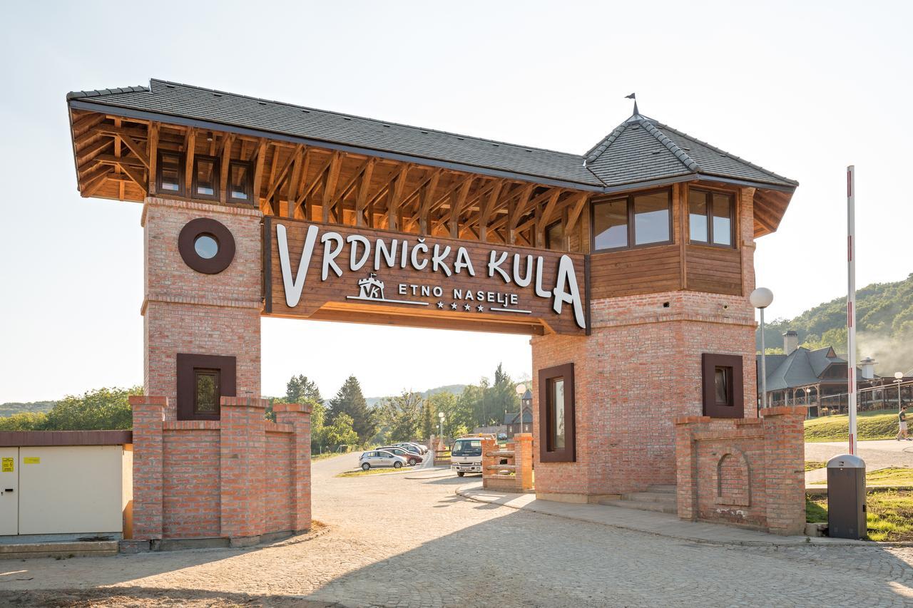 Etno Naselje Vrdnicka Kula Bed and Breakfast Vrdnik Esterno foto