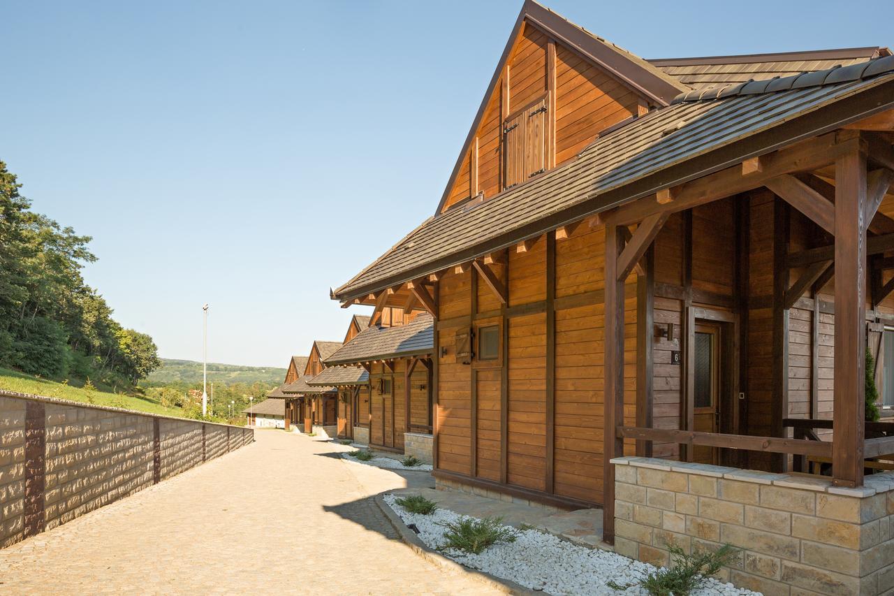 Etno Naselje Vrdnicka Kula Bed and Breakfast Vrdnik Esterno foto