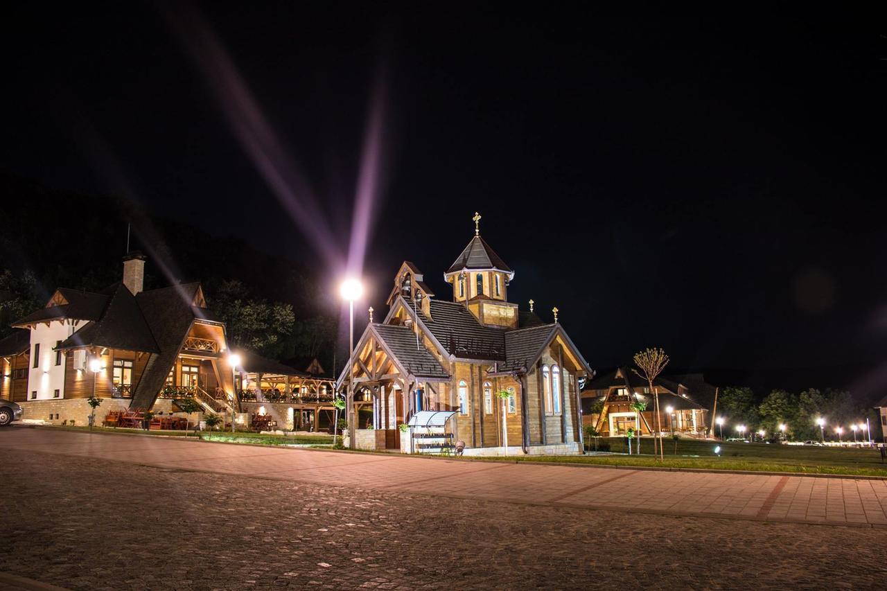 Etno Naselje Vrdnicka Kula Bed and Breakfast Vrdnik Esterno foto