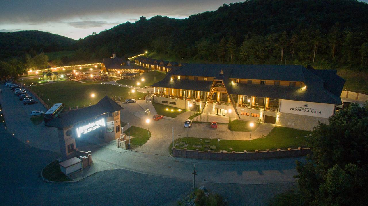 Etno Naselje Vrdnicka Kula Bed and Breakfast Vrdnik Esterno foto