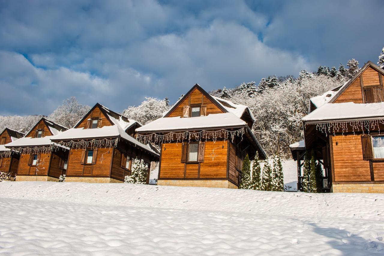 Etno Naselje Vrdnicka Kula Bed and Breakfast Vrdnik Esterno foto