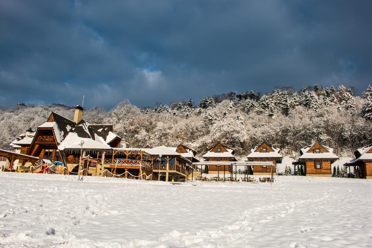 Etno Naselje Vrdnicka Kula Bed and Breakfast Vrdnik Esterno foto